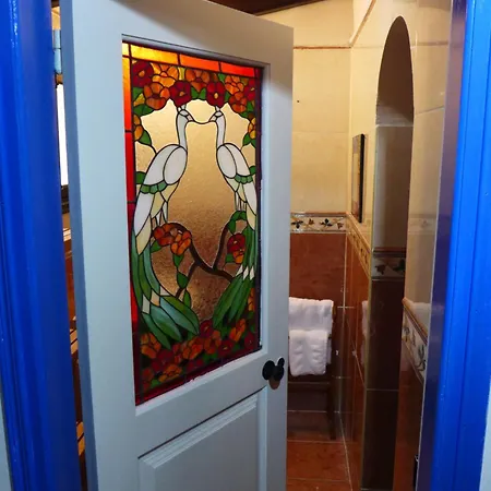 Daire Kalimera A Lovely 1-bedroom With Ensuite And Kitchen Limasol