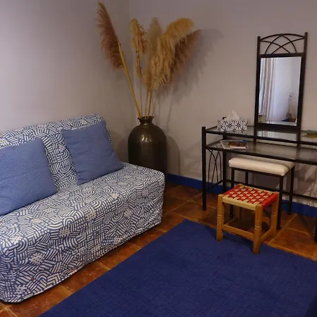 Kalimera A Lovely 1-bedroom With Ensuite And Kitchen Limasol