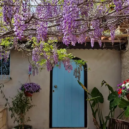 Daire Kalimera A Lovely 1-bedroom With Ensuite And Kitchen *